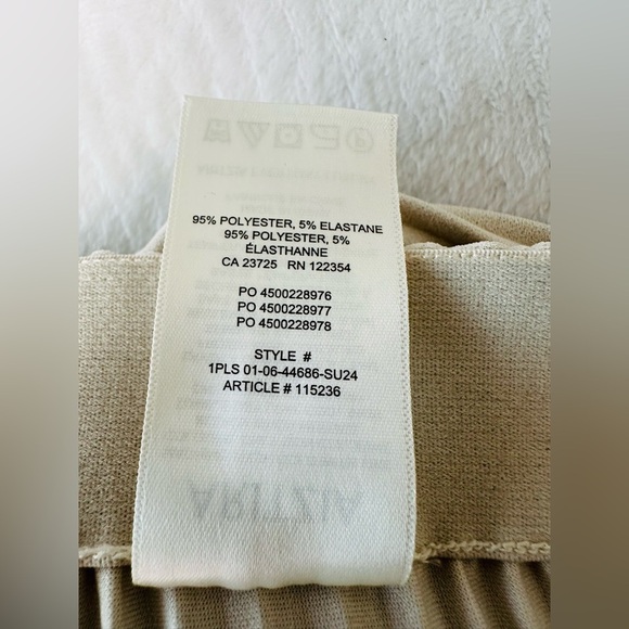 Aritzia Babaton “Skilled” Cream Wide-Leg Pleated Pants Size Large - Picture 10 of 12